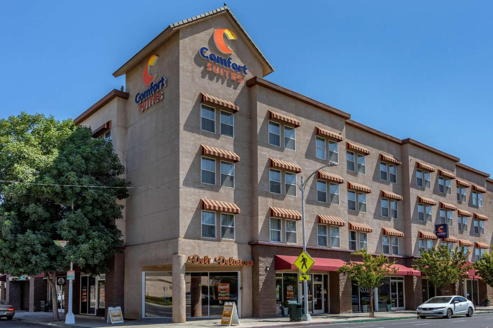 Comfort Suites Visalia - Convention Center Exterior foto